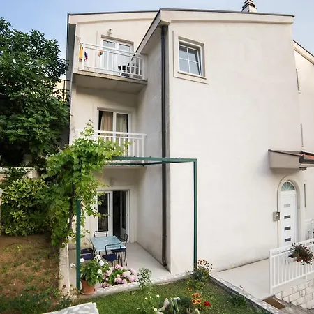 Tilda Apartmán Brist